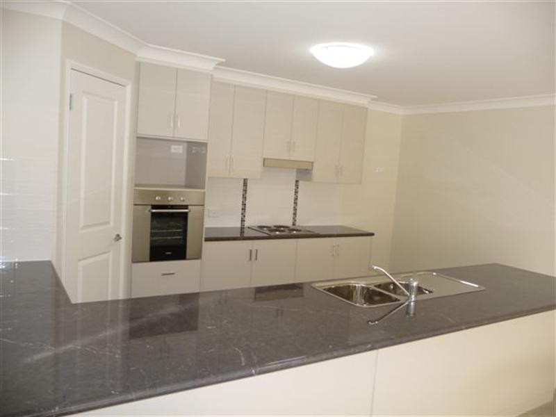 5 Gaudron Close, Wilsonton Heights QLD 4350