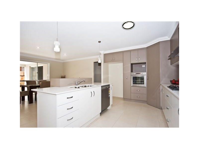 38 Saba Court, Middle Ridge QLD 4350