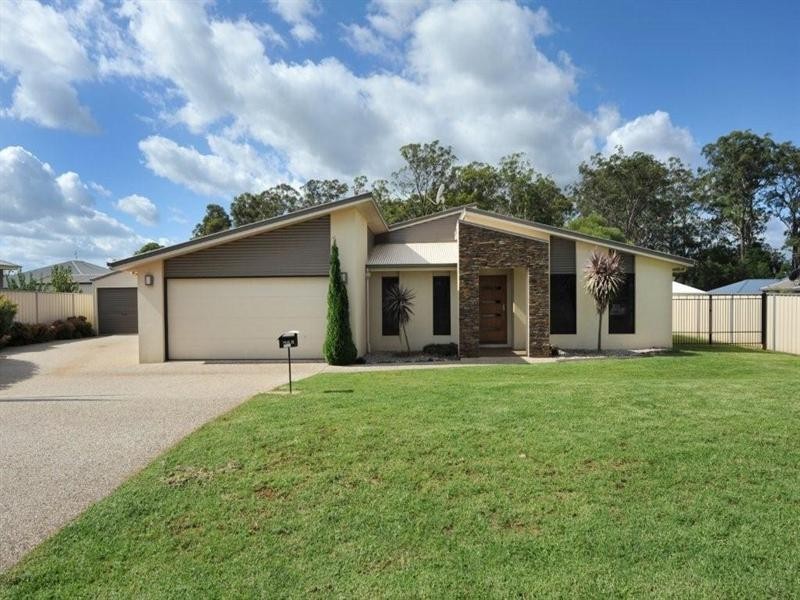 6 Manooka Crescent, Highfields QLD 4352