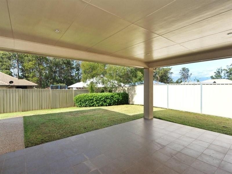 6 Manooka Crescent, Highfields QLD 4352