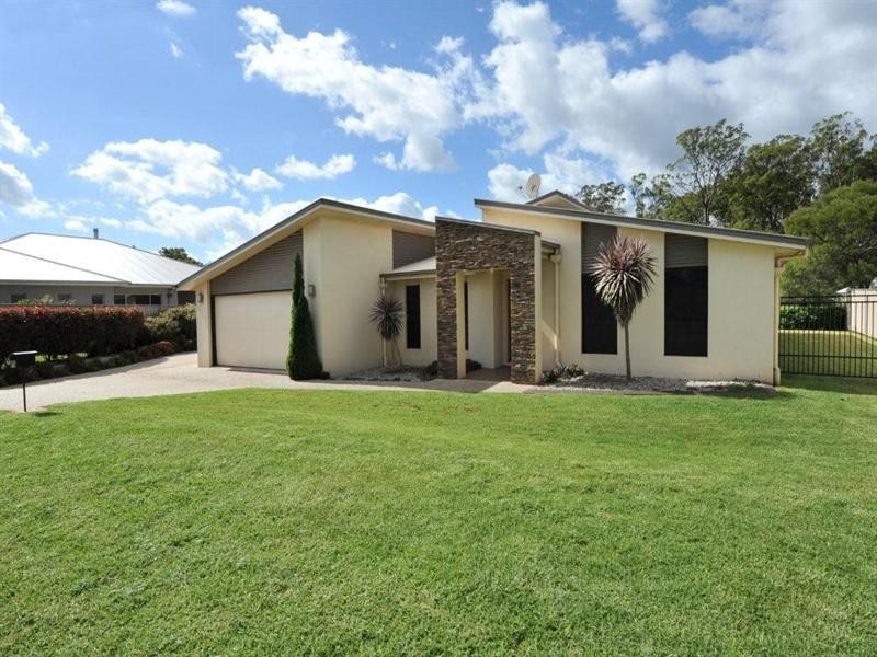 6 Manooka Crescent, Highfields QLD 4352