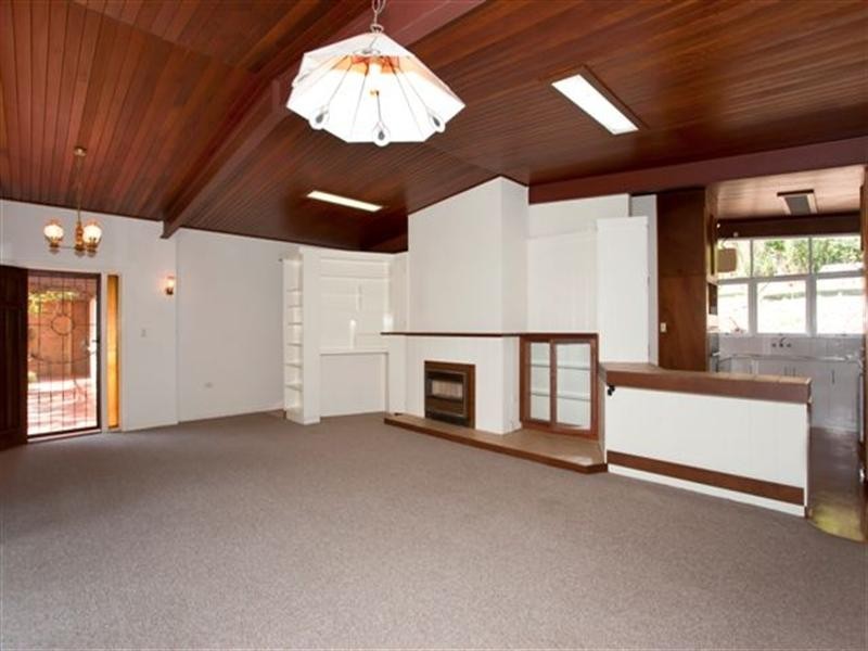 1 Jellicoe Street, Mount Lofty QLD 4350