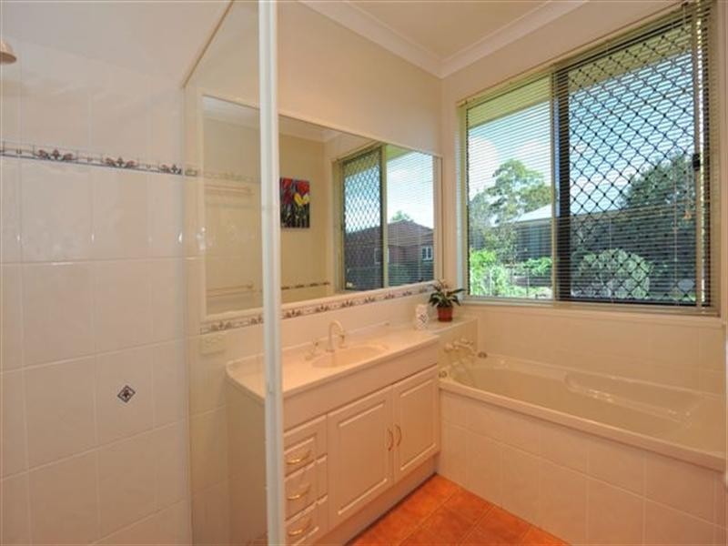 10 Schulz Court, Highfields QLD 4352