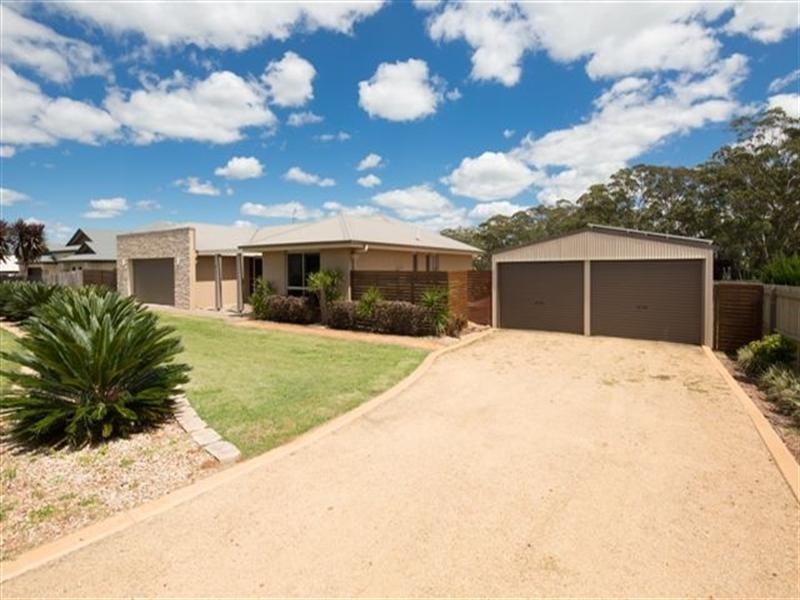 42 Holly Avenue, Highfields QLD 4352