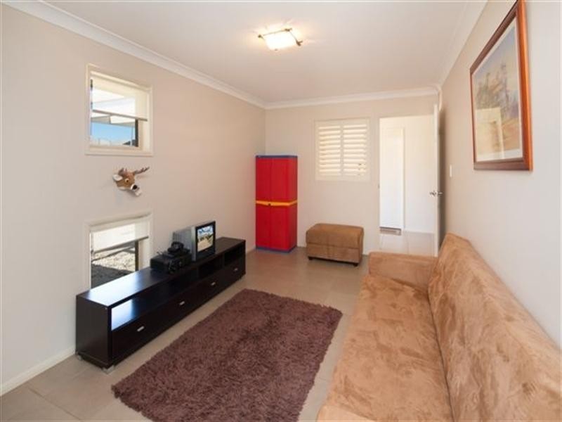 42 Holly Avenue, Highfields QLD 4352