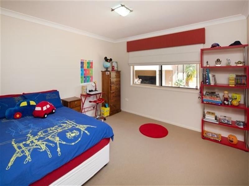 42 Holly Avenue, Highfields QLD 4352