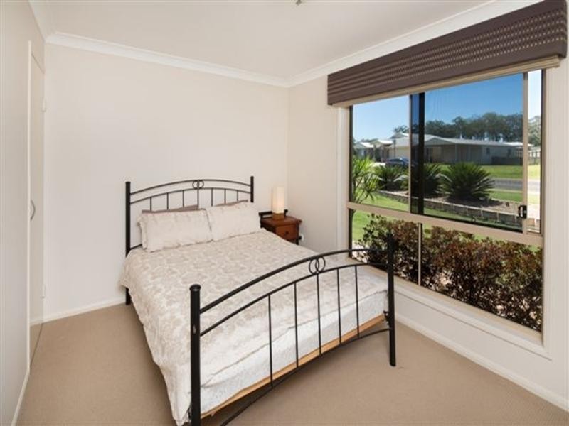 42 Holly Avenue, Highfields QLD 4352