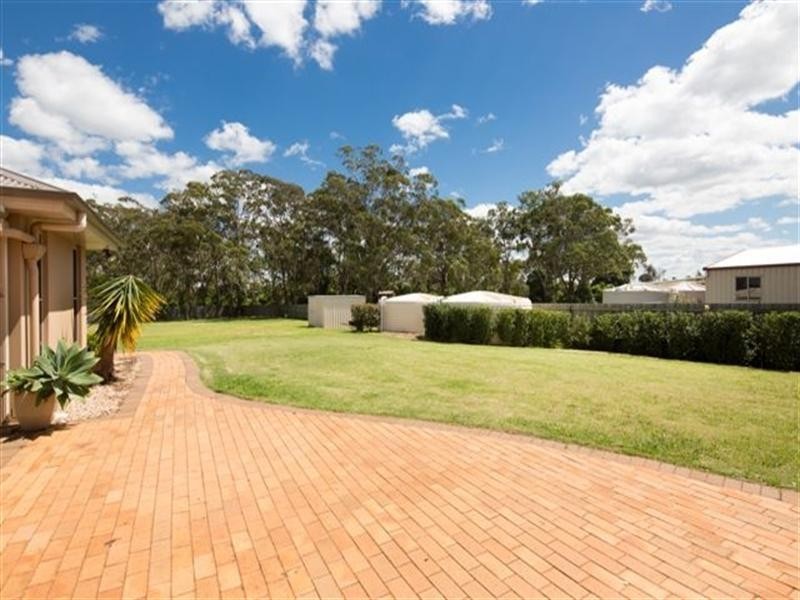 42 Holly Avenue, Highfields QLD 4352