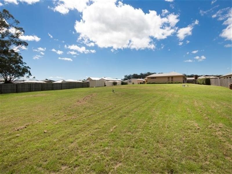 42 Holly Avenue, Highfields QLD 4352