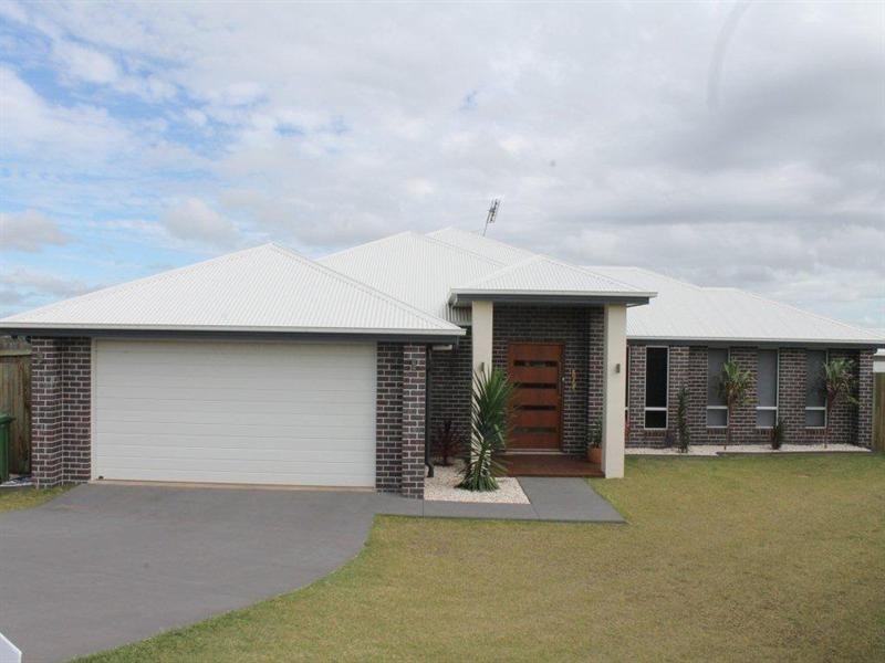 15 Plover Court, Highfields QLD 4352