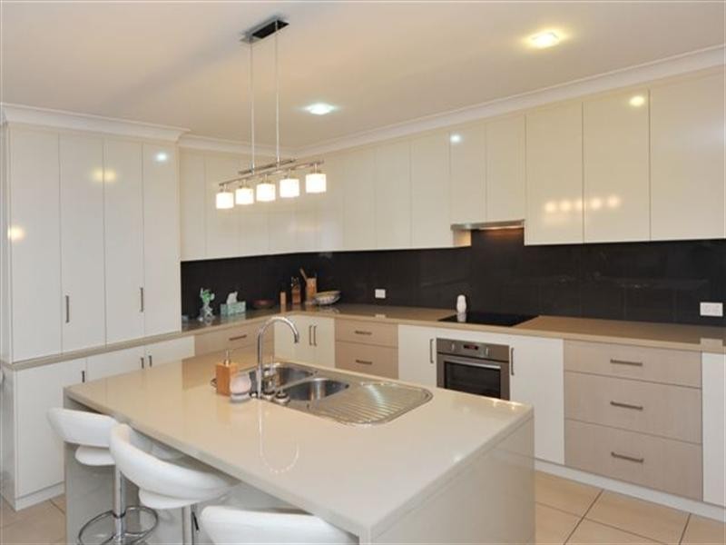 15 Plover Court, Highfields QLD 4352