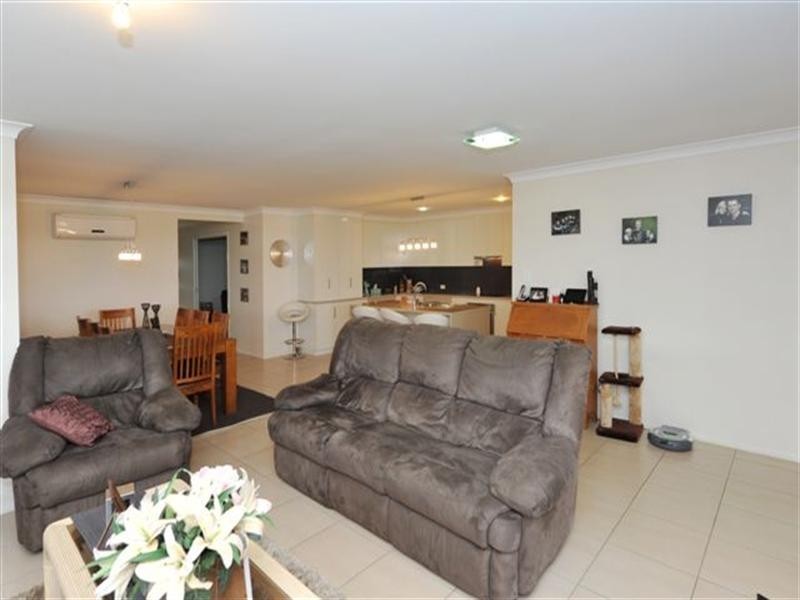 15 Plover Court, Highfields QLD 4352