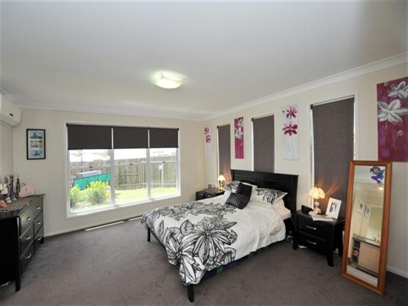 15 Plover Court, Highfields QLD 4352