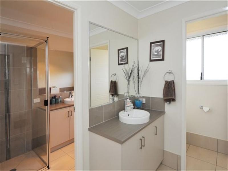 15 Plover Court, Highfields QLD 4352