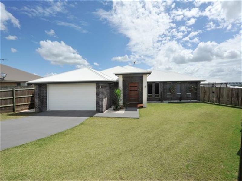 15 Plover Court, Highfields QLD 4352