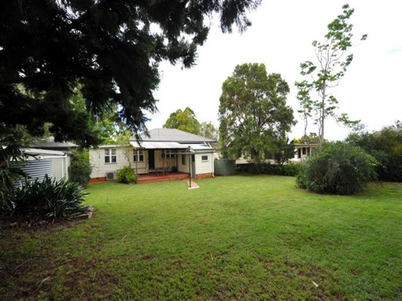 35 perth Street, Rangeville QLD 4350