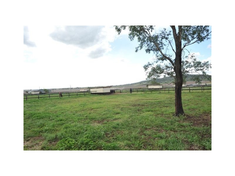 152 Macaulays Road, Westbrook QLD 4350