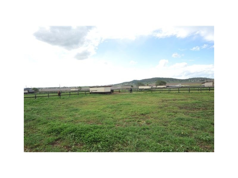 152 Macaulays Road, Westbrook QLD 4350