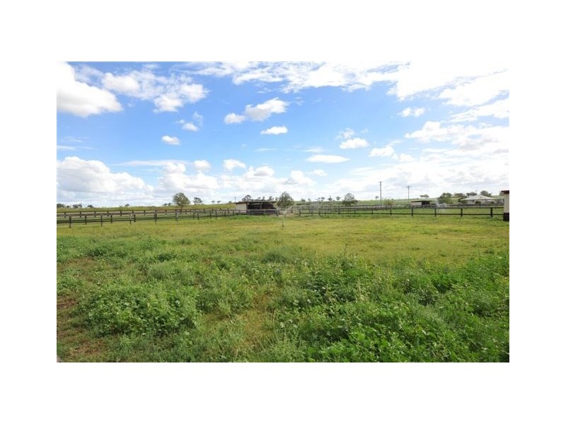 152 Macaulays Road, Westbrook QLD 4350