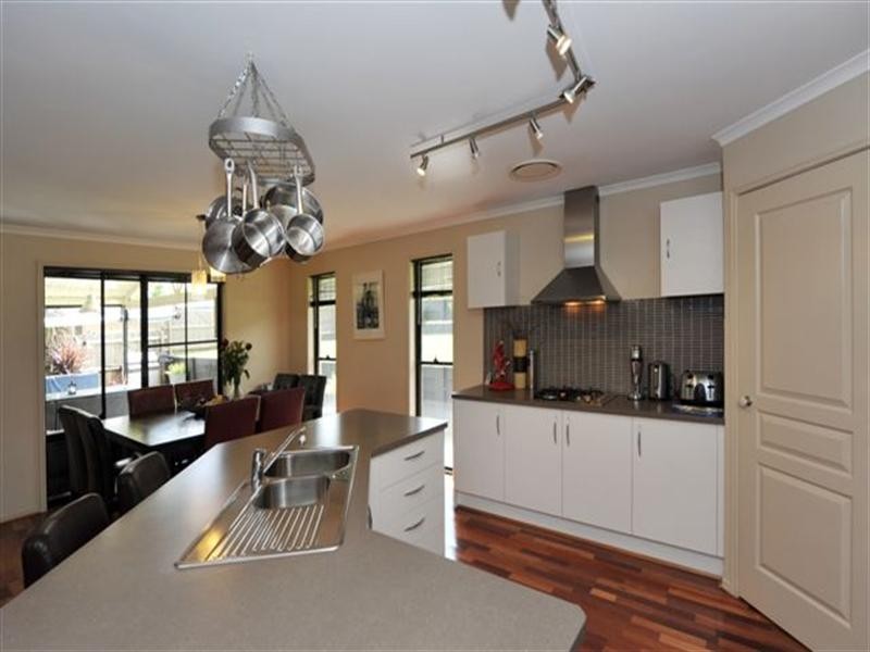 19 Ace Drive, Glenvale QLD 4350