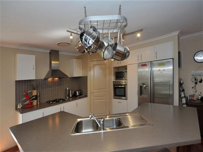 19 Ace Drive, Glenvale QLD 4350