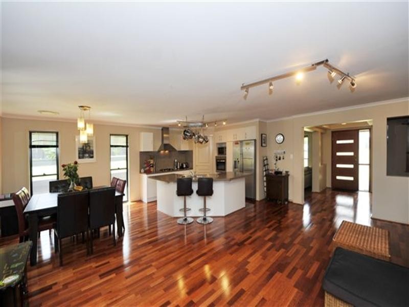 19 Ace Drive, Glenvale QLD 4350