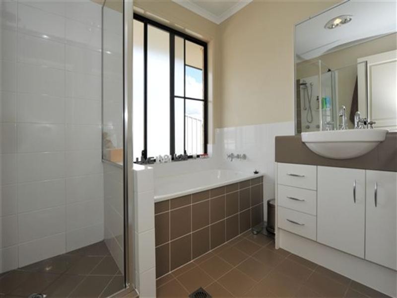 19 Ace Drive, Glenvale QLD 4350