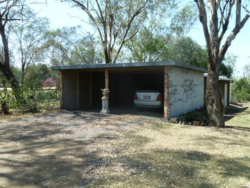 12 Wilga Avenue, Oakey QLD 4401