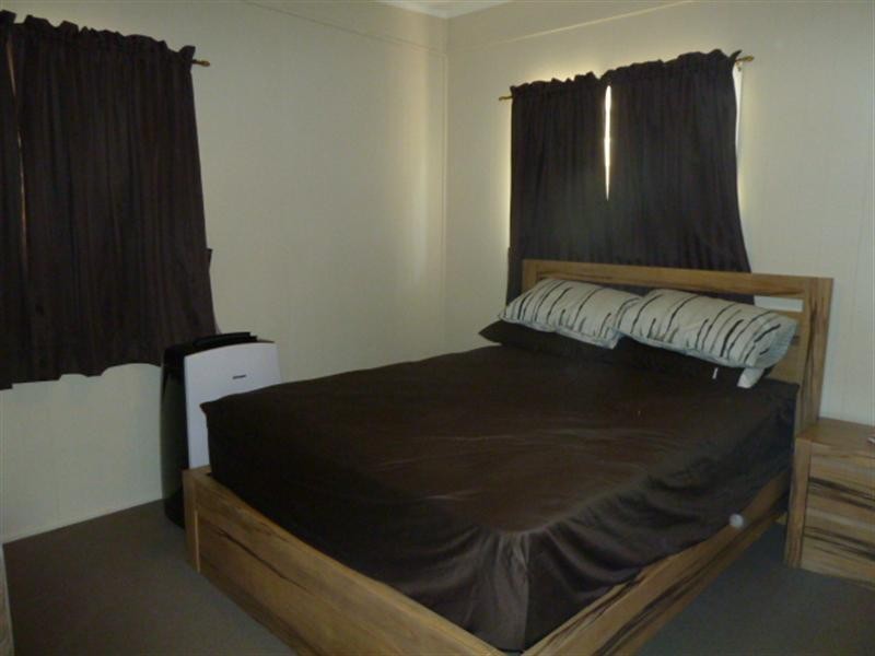 12 Wilga Avenue, Oakey QLD 4401