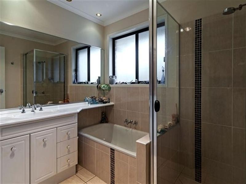 7 Manooka Crescent, Highfields QLD 4352