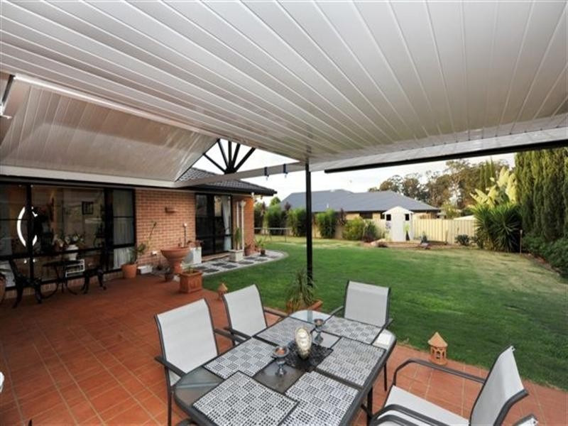 7 Manooka Crescent, Highfields QLD 4352