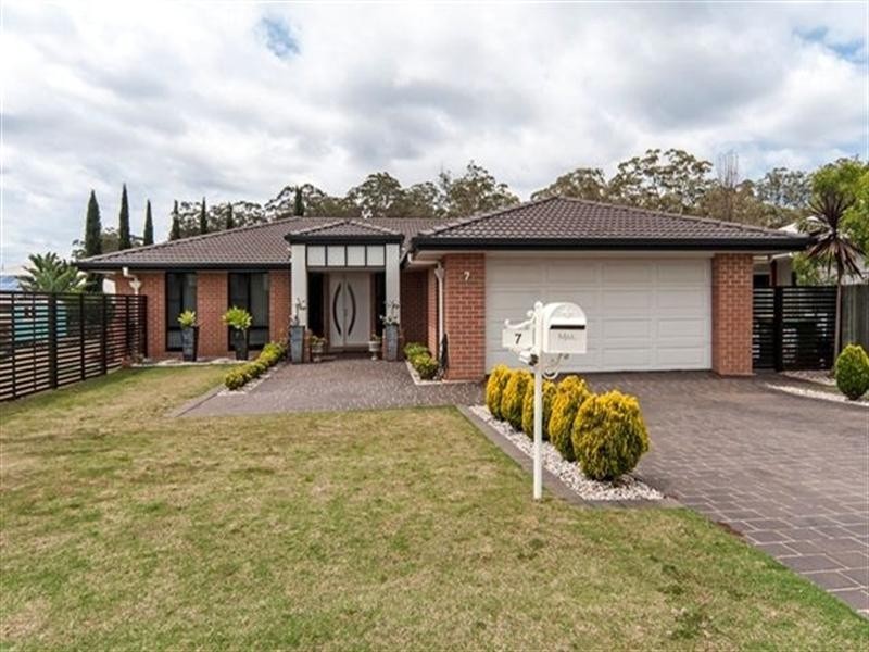 7 Manooka Crescent, Highfields QLD 4352