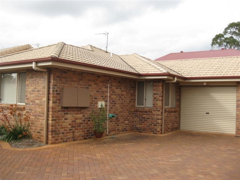 2/74 Perth Street, Rangeville QLD 4350