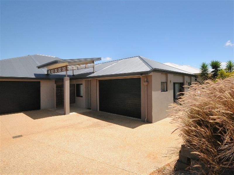 2/13 Wigan Avenue, Highfields QLD 4352