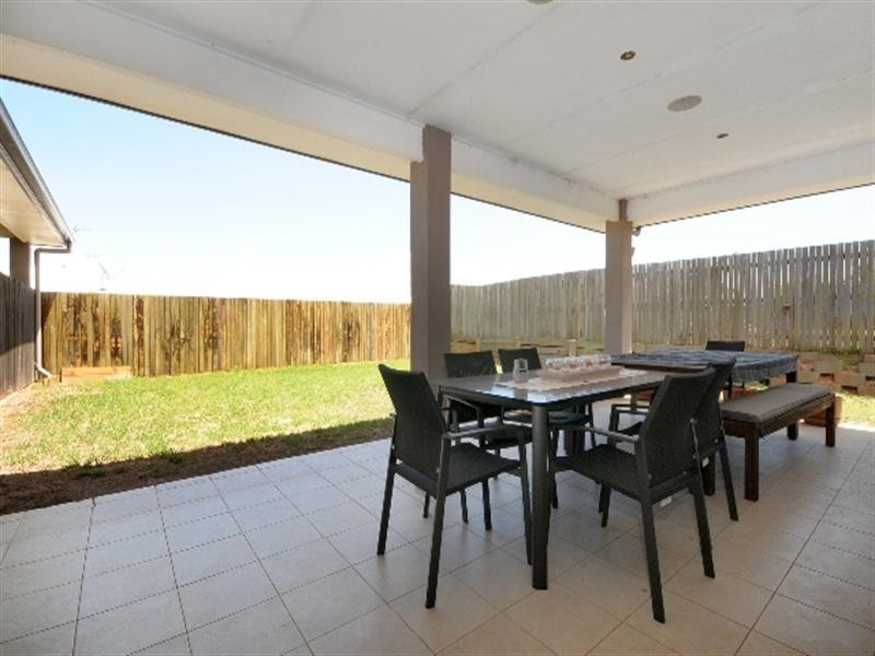 2/13 Wigan Avenue, Highfields QLD 4352