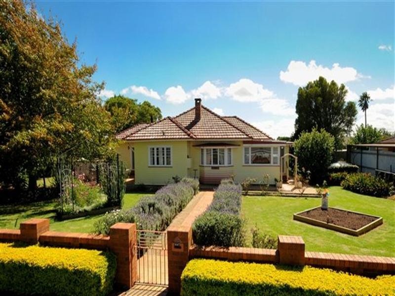 447 Stenner Street, Harristown QLD 4350