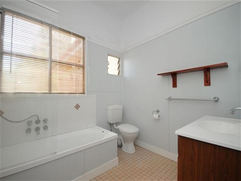 447 Stenner Street, Harristown QLD 4350