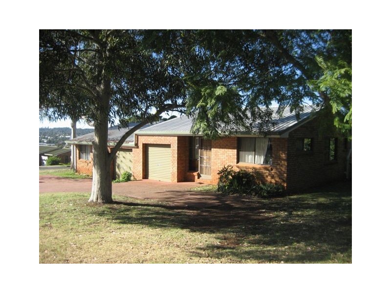 1 Greenbury Street, Rockville QLD 4350