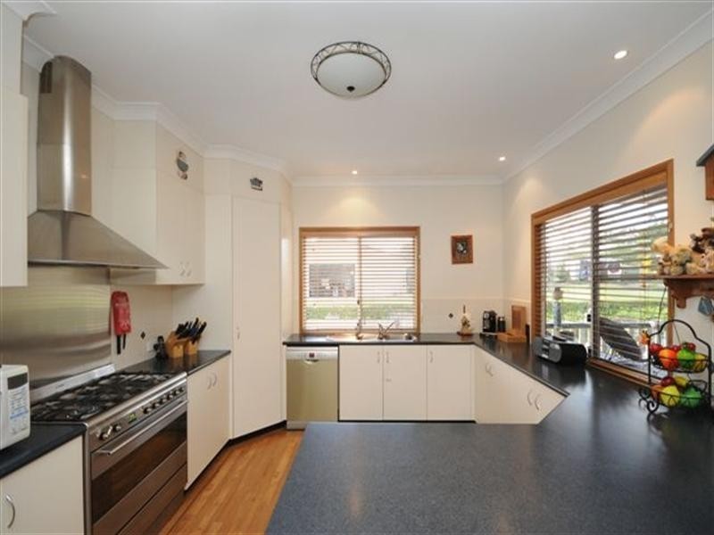 6 Appletree Court, Meringandan West QLD 4352