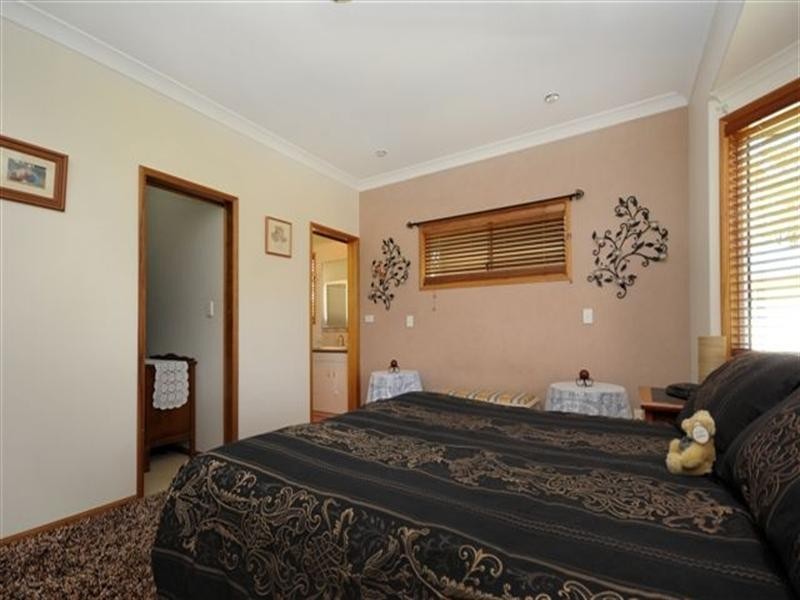 6 Appletree Court, Meringandan West QLD 4352