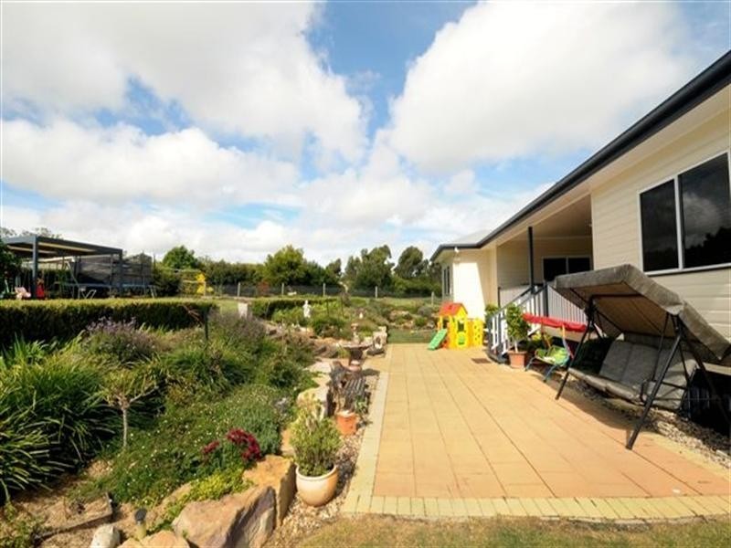 6 Appletree Court, Meringandan West QLD 4352