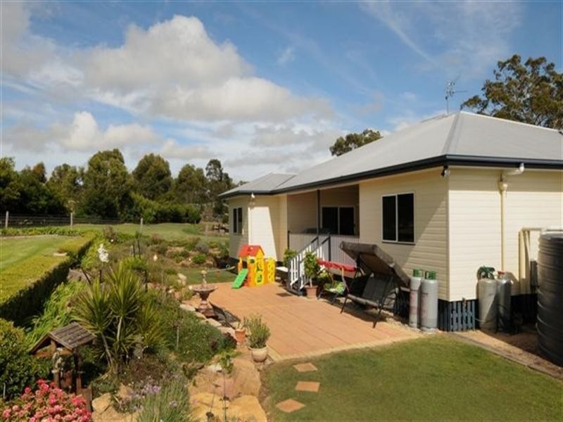 6 Appletree Court, Meringandan West QLD 4352