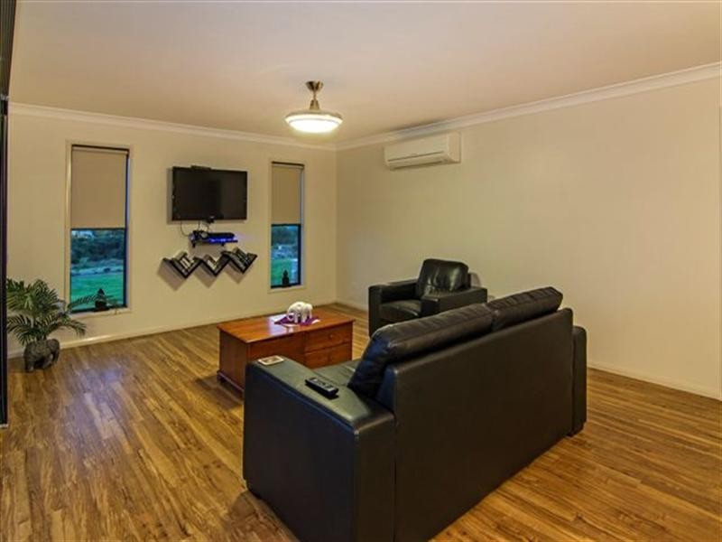 29 Hilltop Drive, Gowrie Junction QLD 4352