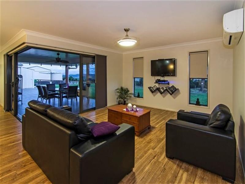 29 Hilltop Drive, Gowrie Junction QLD 4352