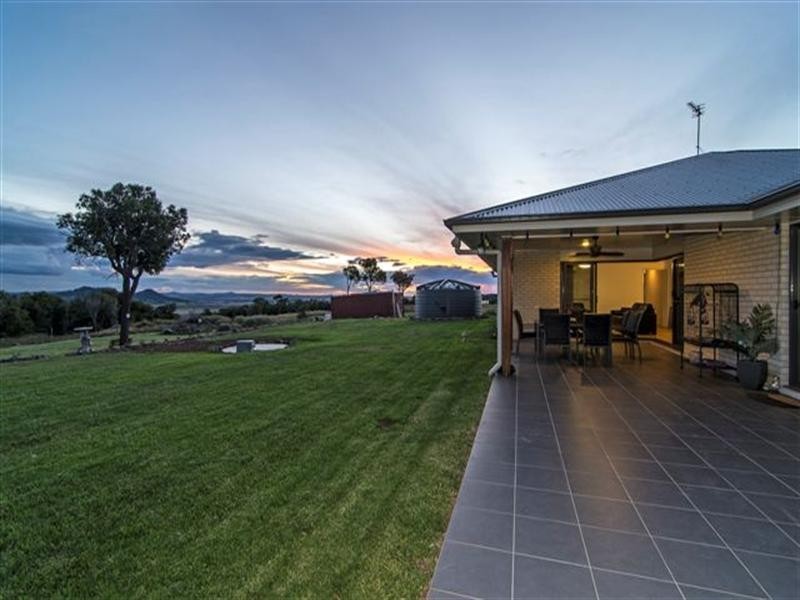 29 Hilltop Drive, Gowrie Junction QLD 4352