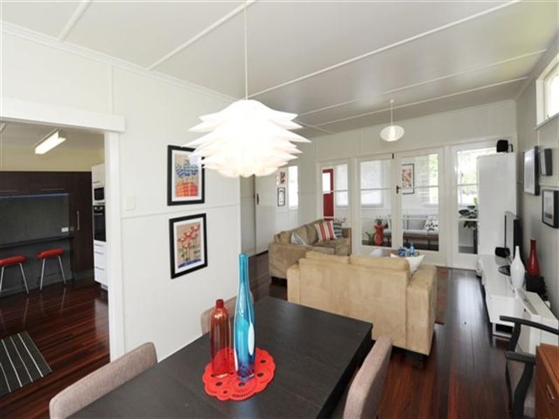 9 Erbacher Street, Centenary Heights QLD 4350