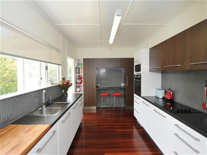 9 Erbacher Street, Centenary Heights QLD 4350