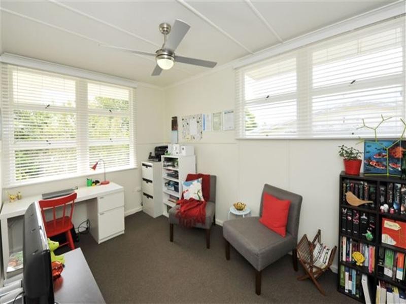 9 Erbacher Street, Centenary Heights QLD 4350