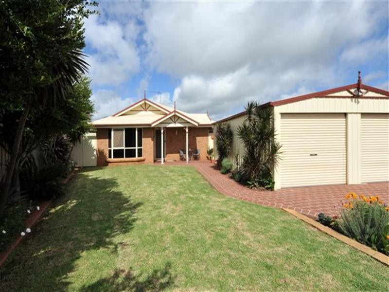 2 Bernborough Court, Glenvale QLD 4350
