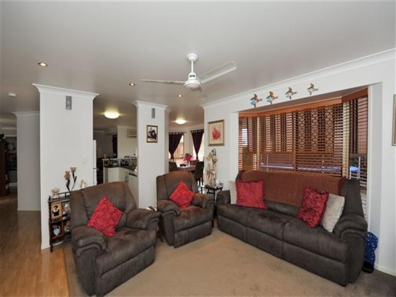 2 Bernborough Court, Glenvale QLD 4350